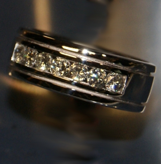 Men's custom made wedding ring by Matthew Mercer